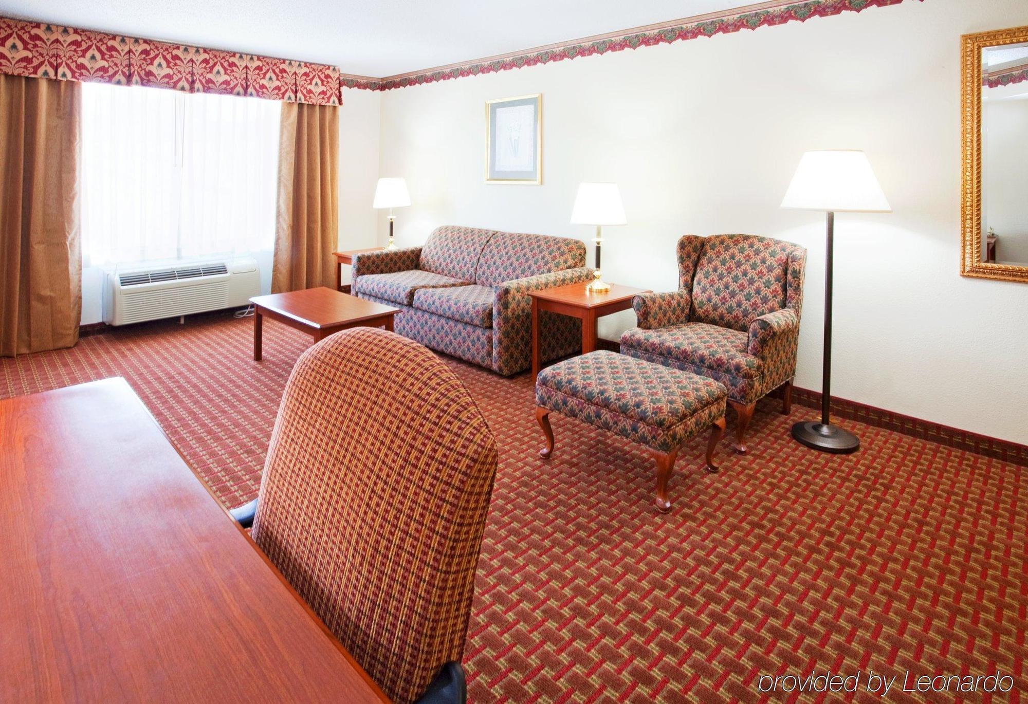Holiday Inn Express Hillsville By Ihg Buitenkant foto
