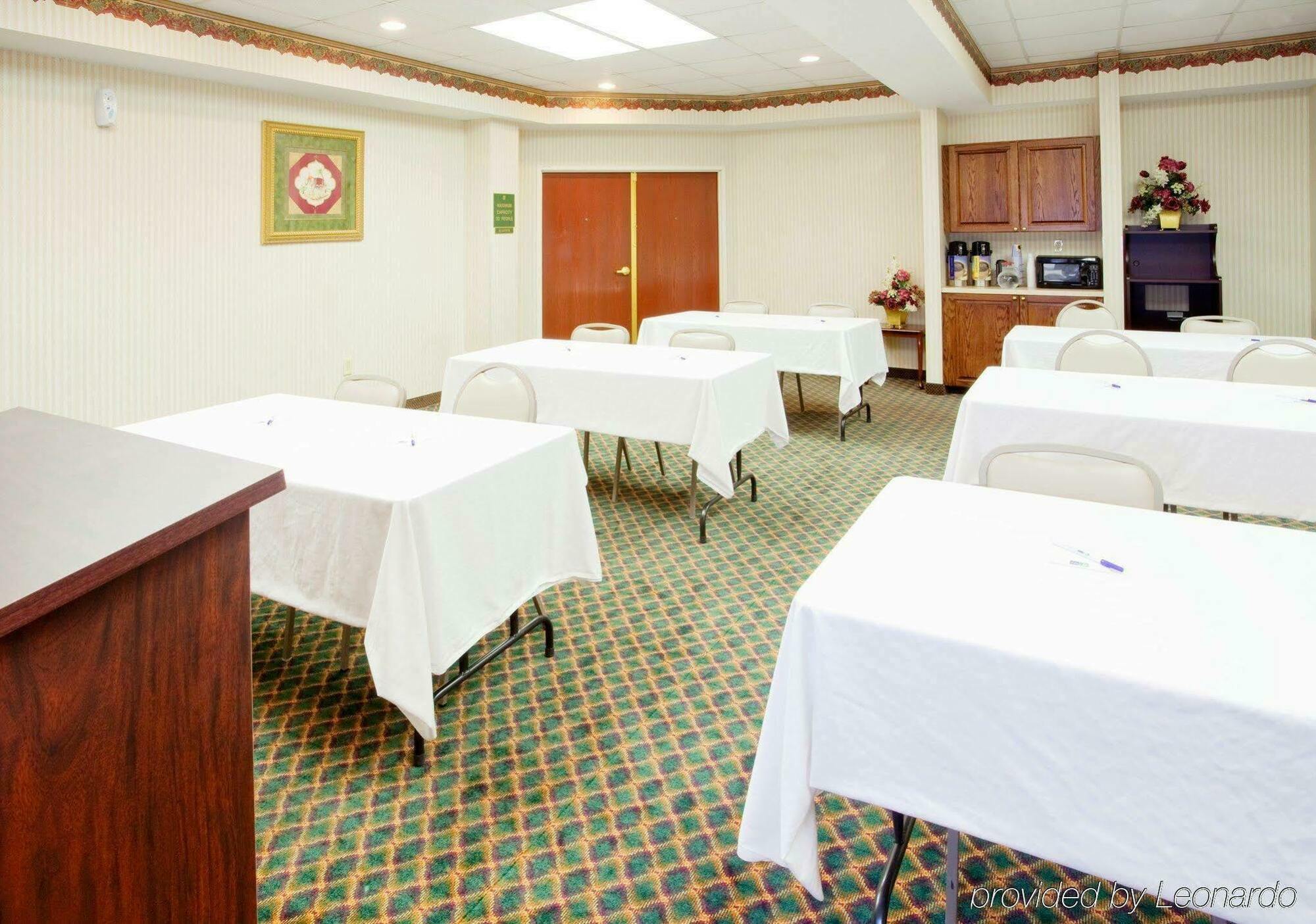Holiday Inn Express Hillsville By Ihg Buitenkant foto