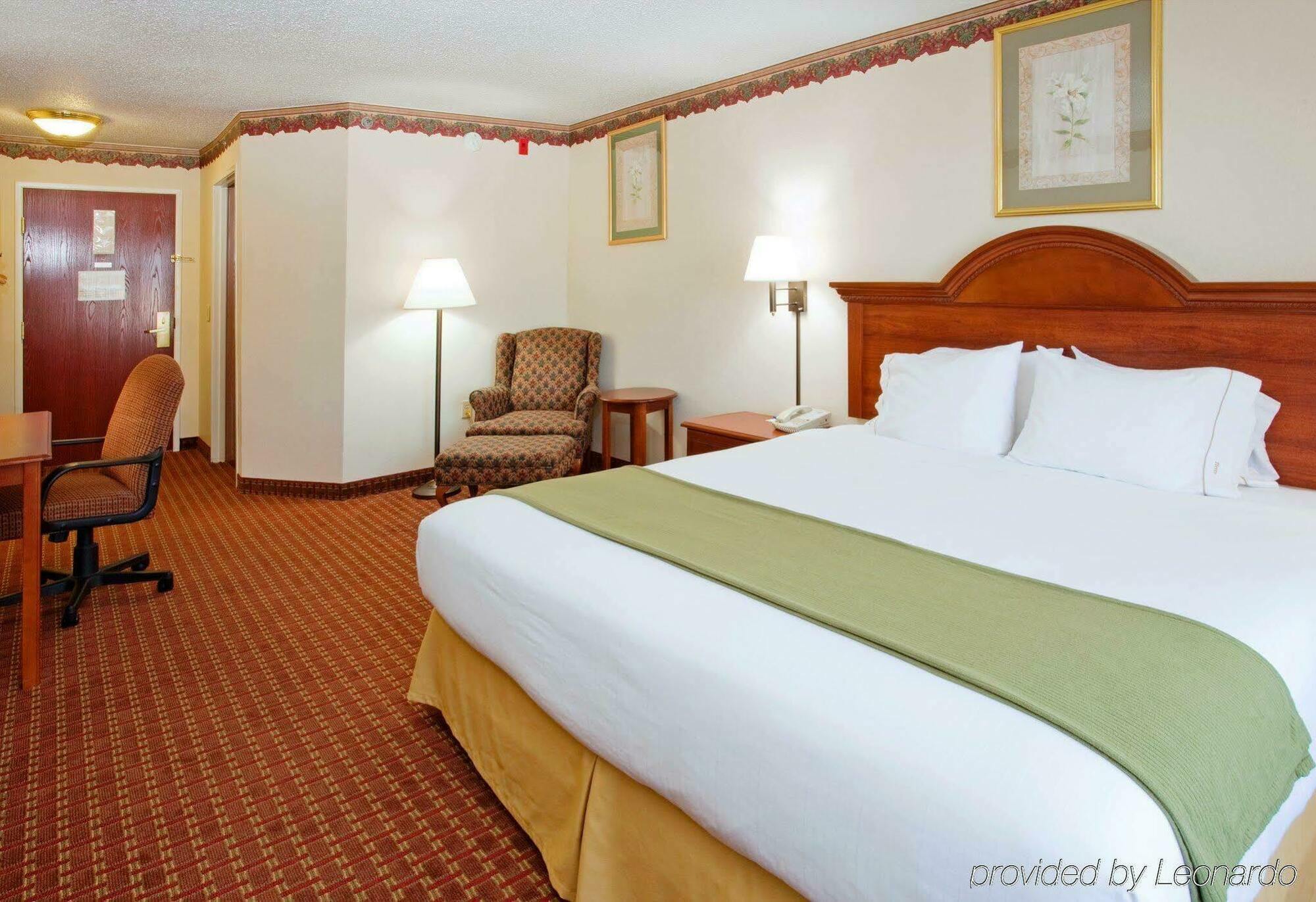 Holiday Inn Express Hillsville By Ihg Buitenkant foto