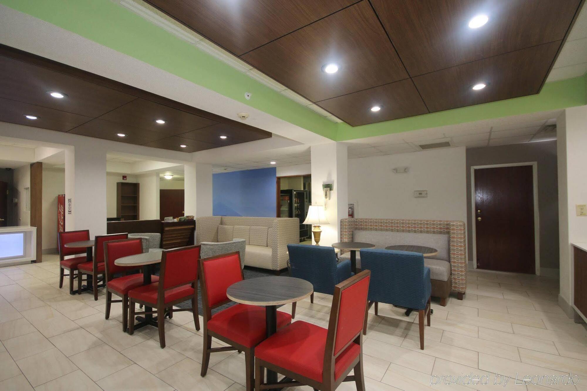 Holiday Inn Express Hillsville By Ihg Buitenkant foto