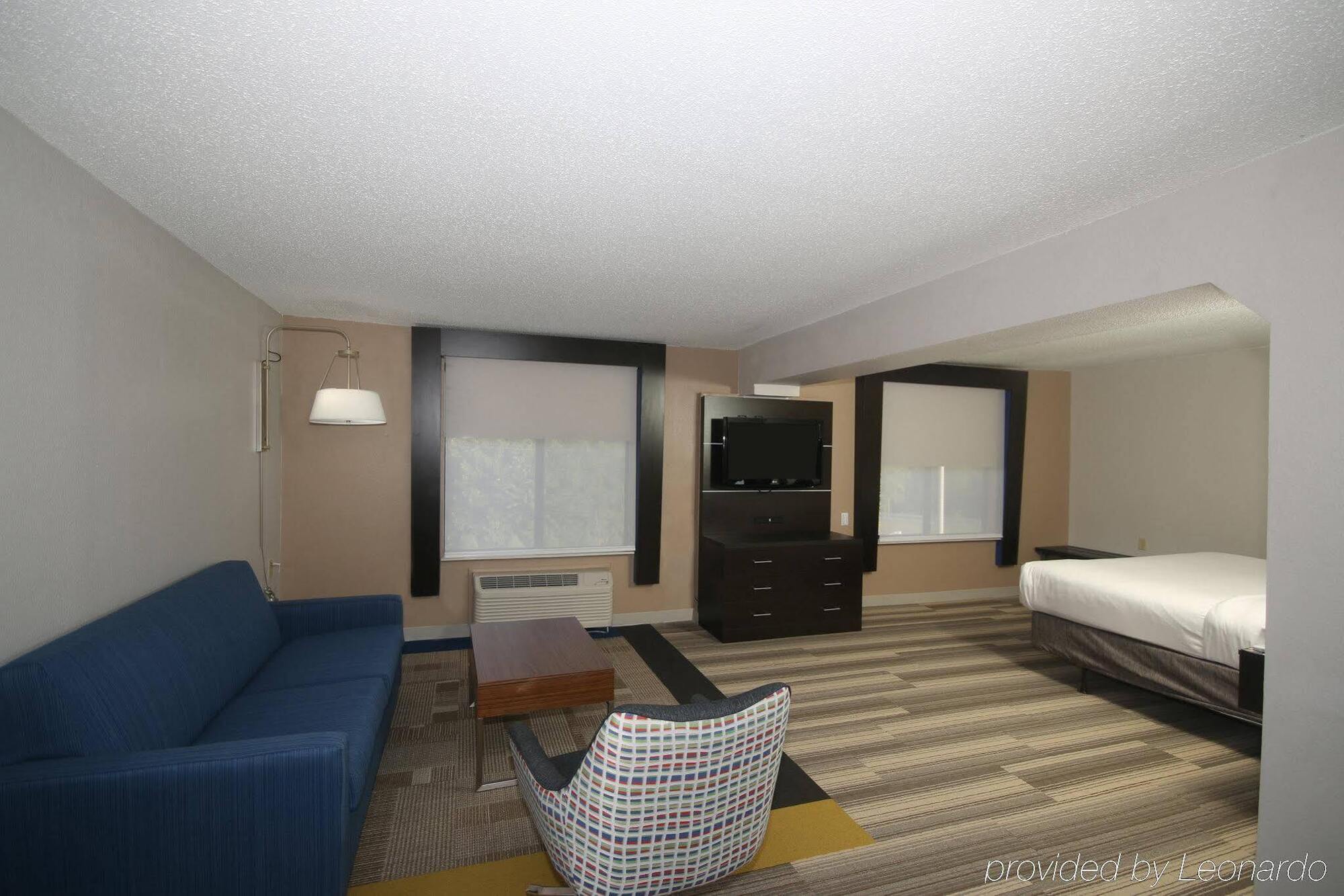 Holiday Inn Express Hillsville By Ihg Buitenkant foto