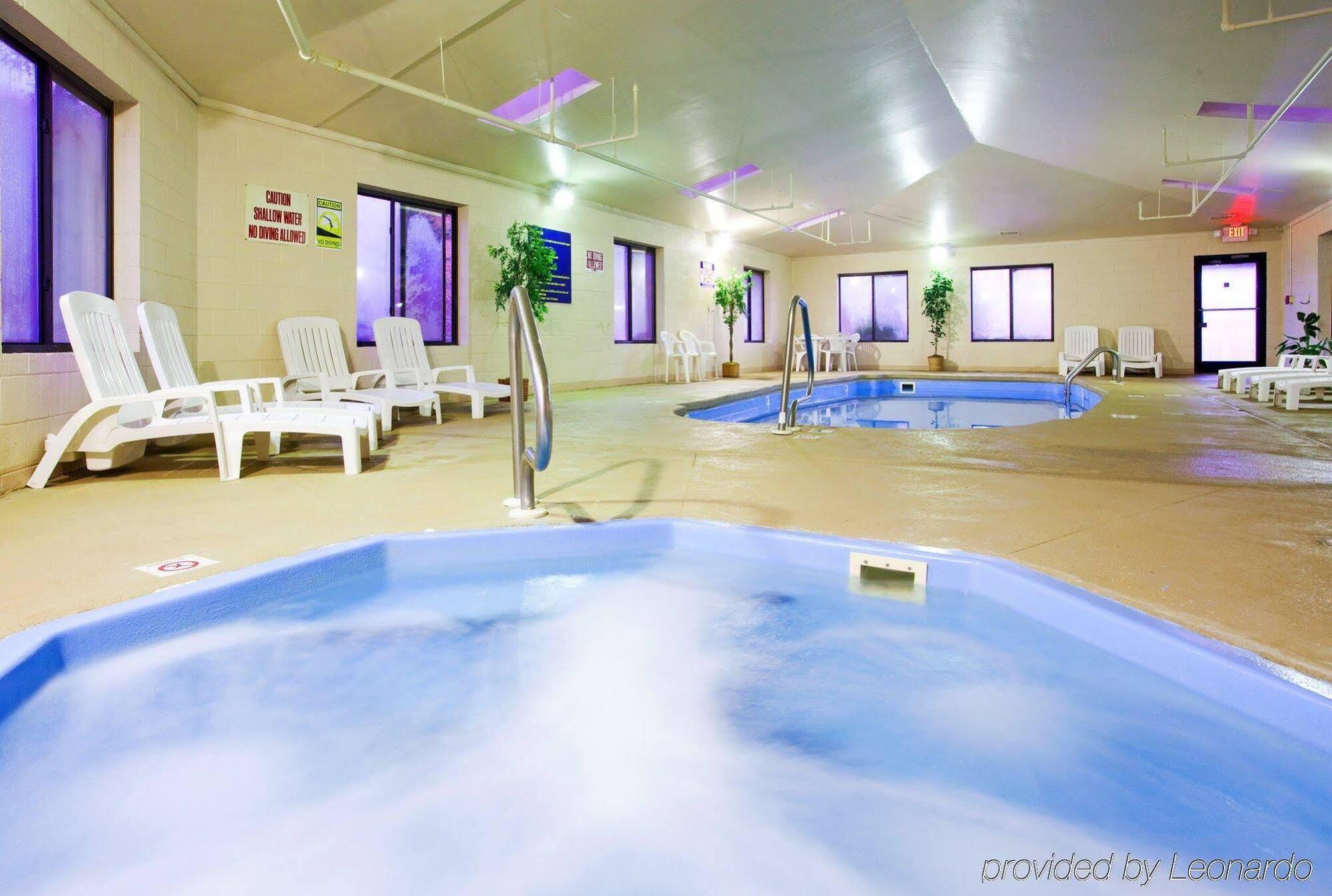 Holiday Inn Express Hillsville By Ihg Buitenkant foto